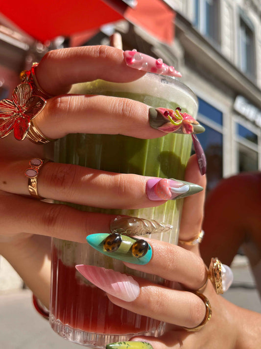 La nouvelle tendance des press-on nails - FancyNails