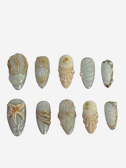 Faux ongles press-on 3D Golden Tide – amande doré beige FancyNails