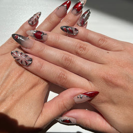 Faux ongles press-on 3D Metal Heart – chrome argent cœur FancyNails
