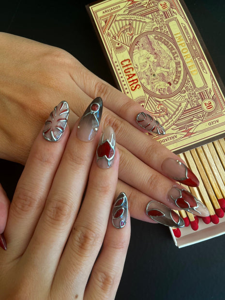 Faux ongles press-on 3D Metal Heart – chrome argent cœur FancyNails