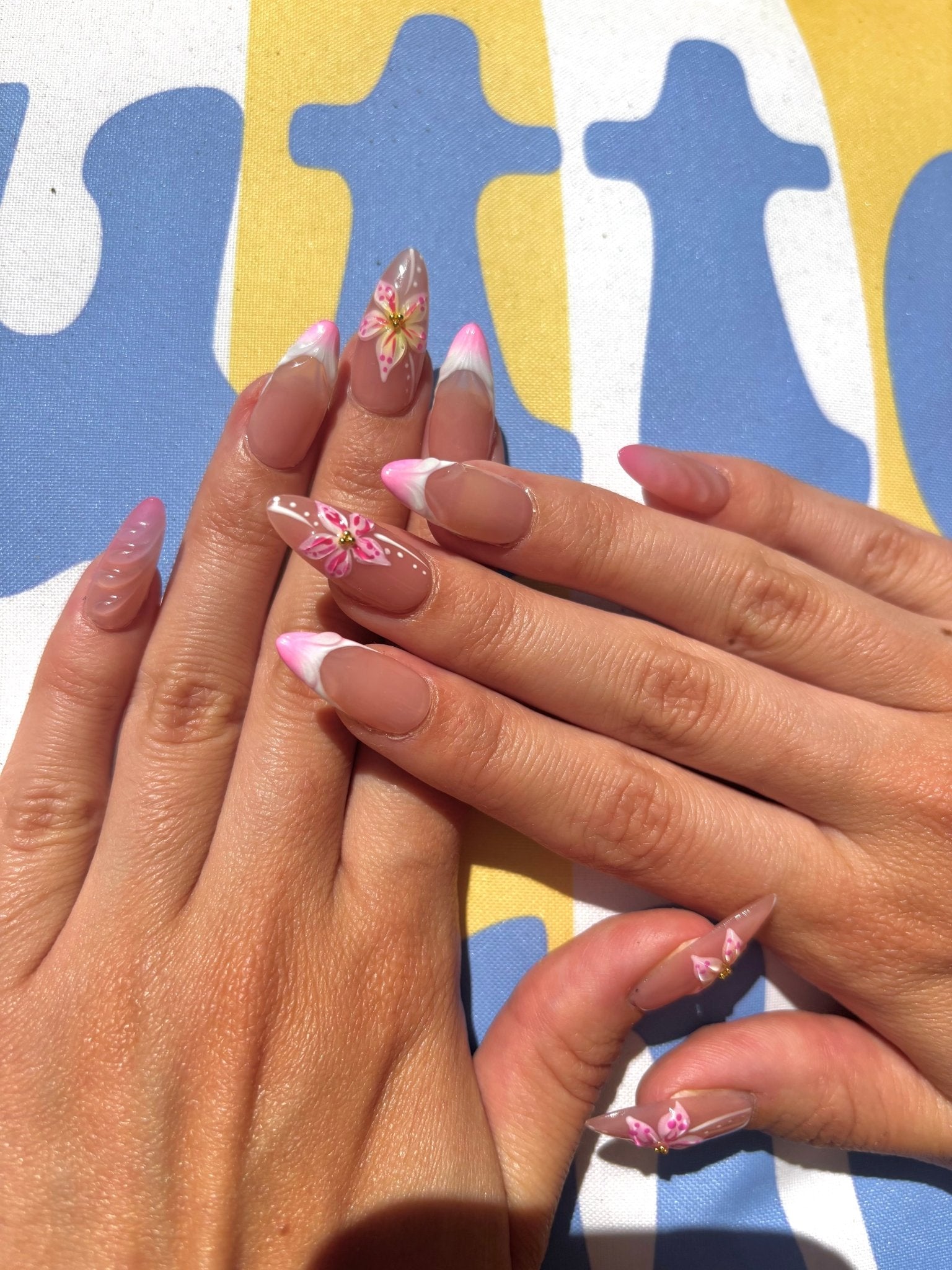 Faux ongles press-on 3D Pinky Baby – rose tendre floral été FancyNails